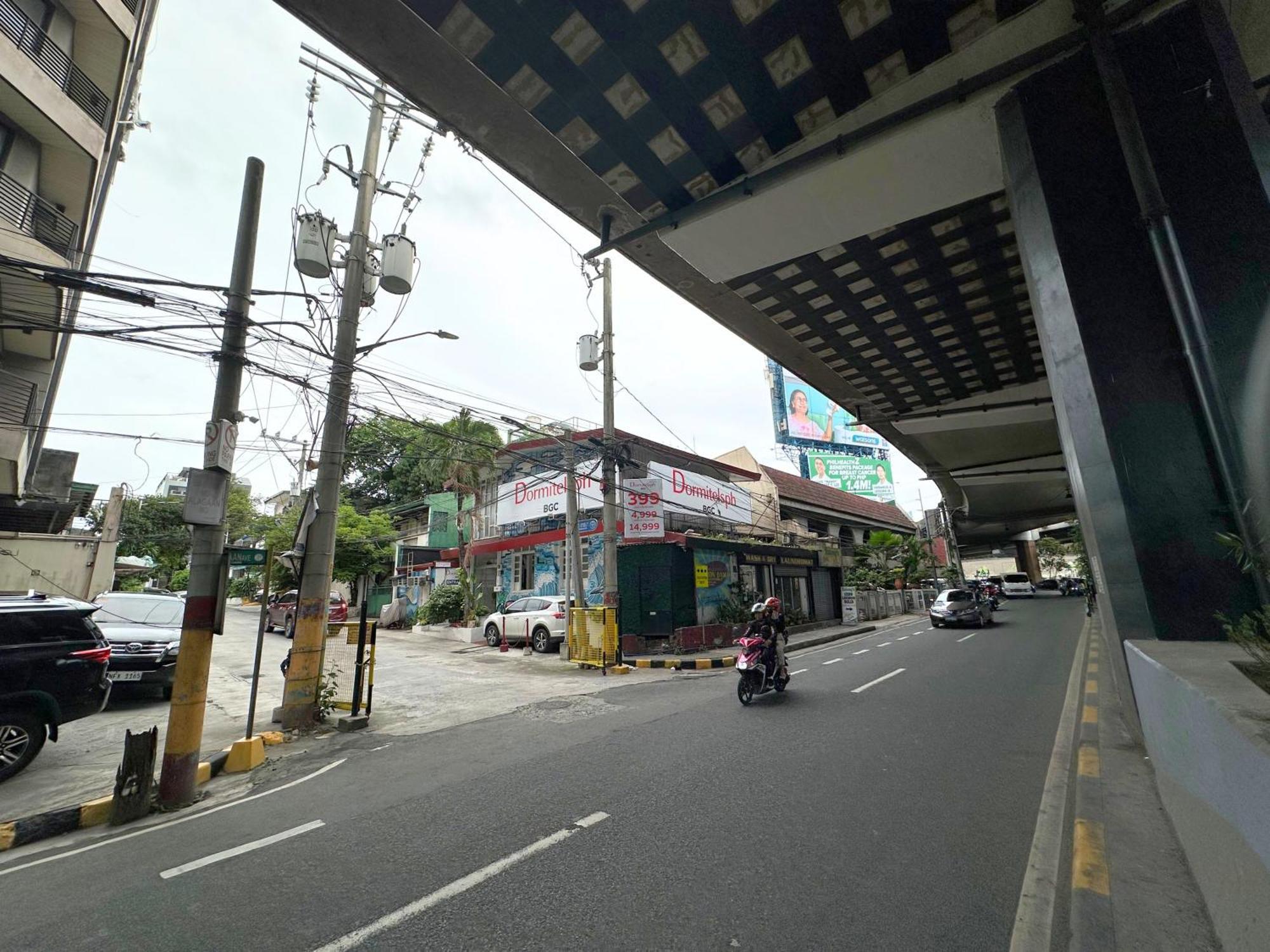 Dormitelsph Bgc Hotel Makati City Exterior photo