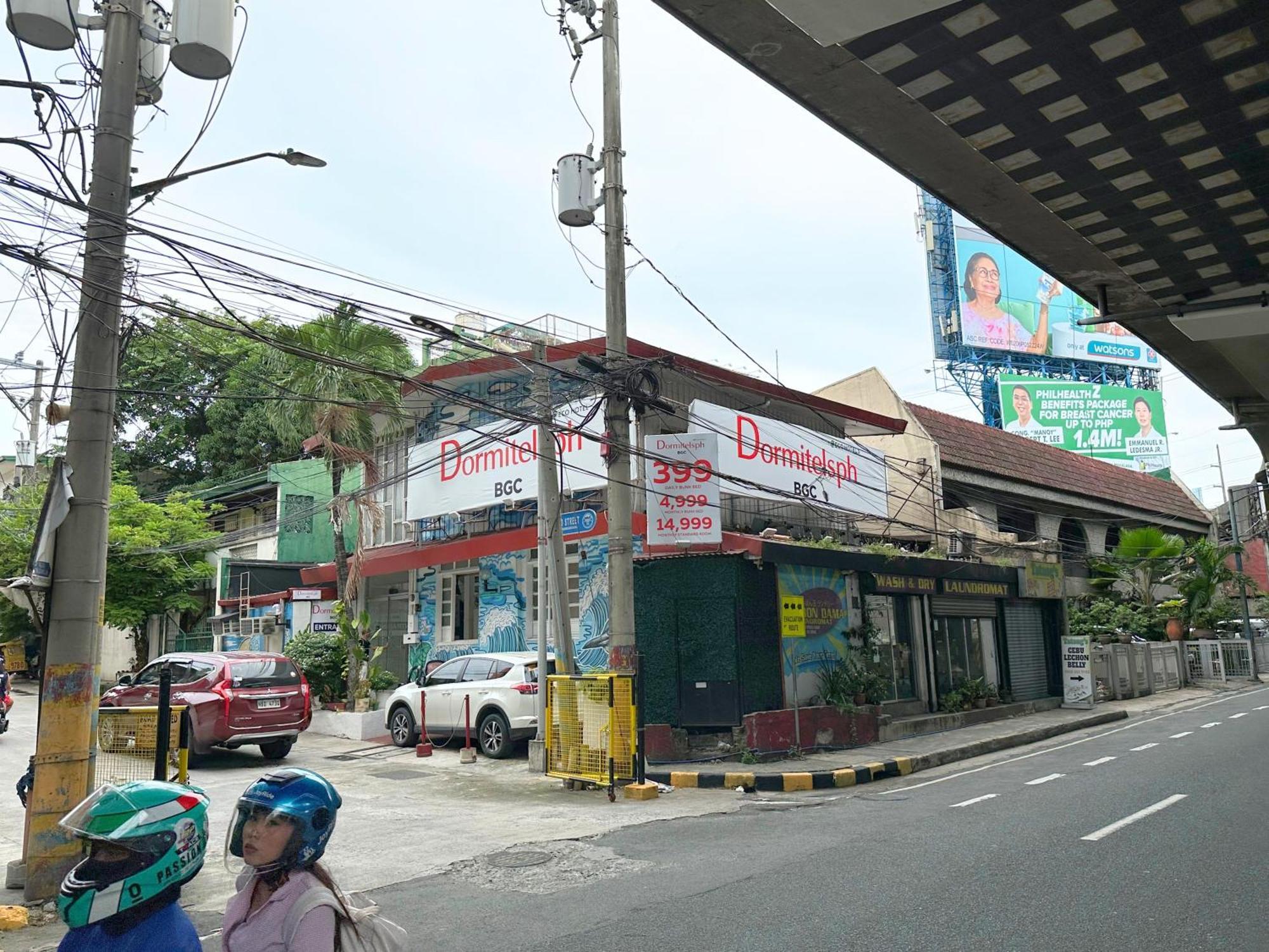 Dormitelsph Bgc Hotel Makati City Exterior photo