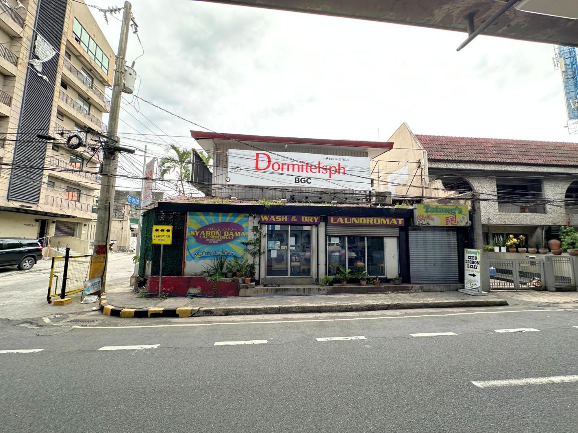 Dormitelsph Bgc Hotel Makati City Exterior photo