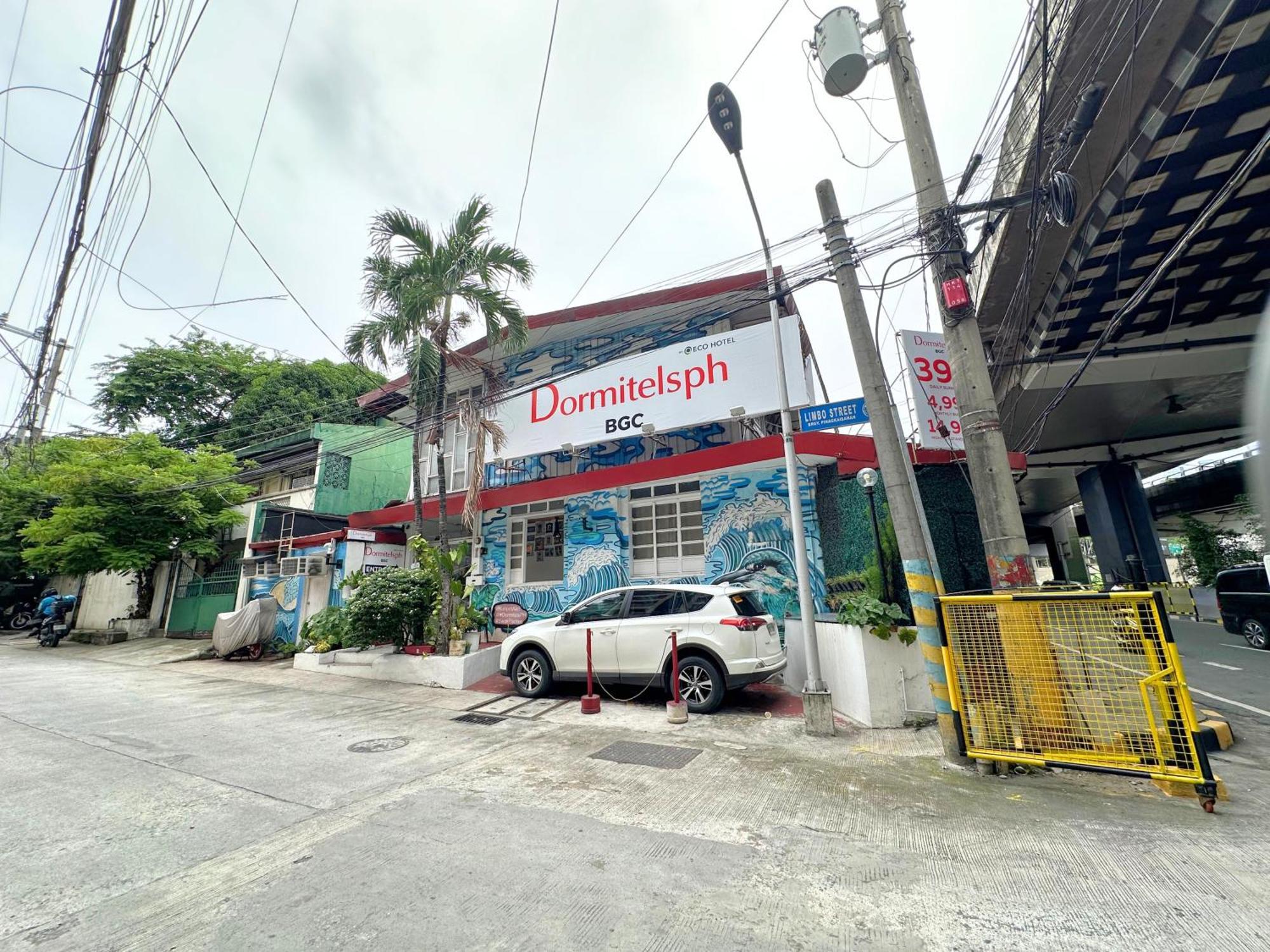 Dormitelsph Bgc Hotel Makati City Exterior photo